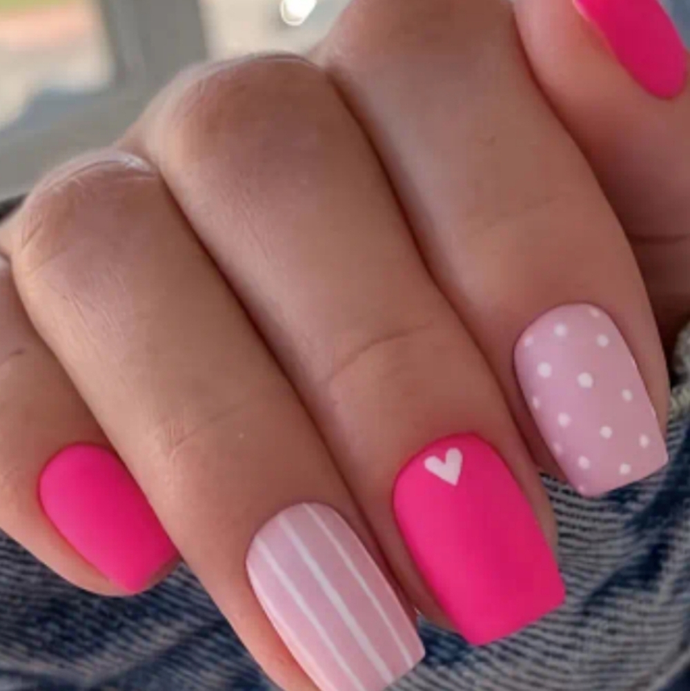 🔥3/$21 Pink Stripes And Dots Nail Set